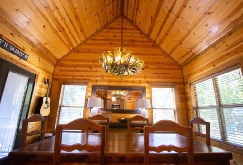 4Br/3Bth Family Cabin With A Hot Tub, Sleeps 14 ブロークン・ボウ エクステリア 写真